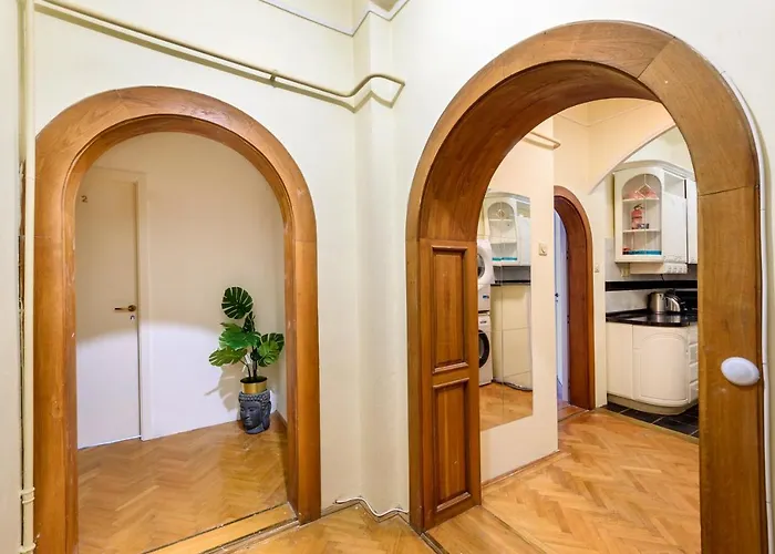 Stylish Homes Downtown Buda ホテル *