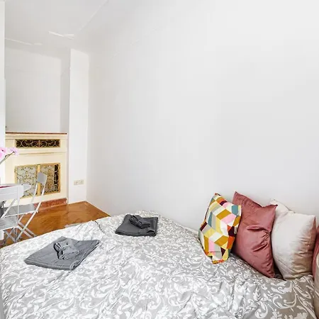 Hotel Stylish Homes Downtown Buda *