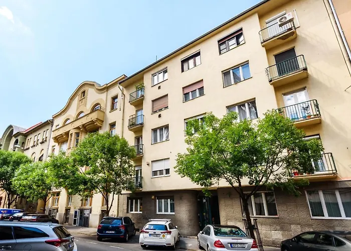 Stylish Homes Downtown Buda מלון בודפשט
