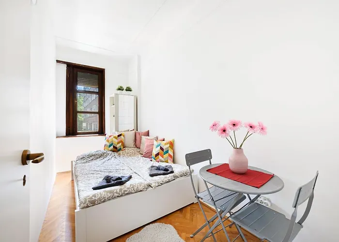 Stylish Homes Downtown Buda * בודפשט