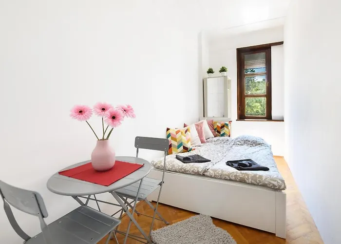 מלון Stylish Homes Downtown Buda