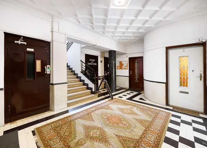 מלון Stylish Homes Downtown Buda *