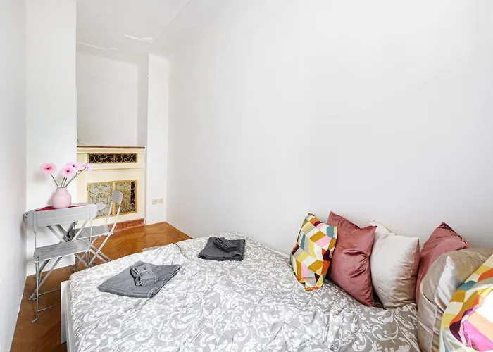 מלון Stylish Homes Downtown Buda *