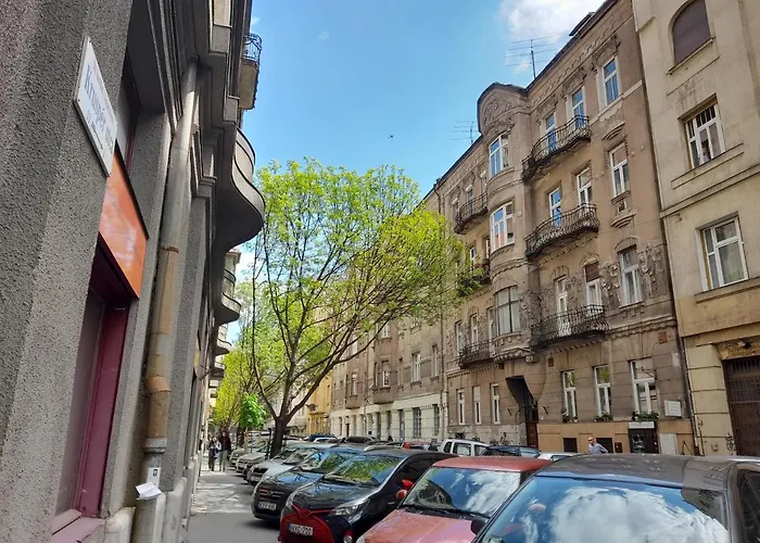 מלון Stylish Homes Downtown Buda *